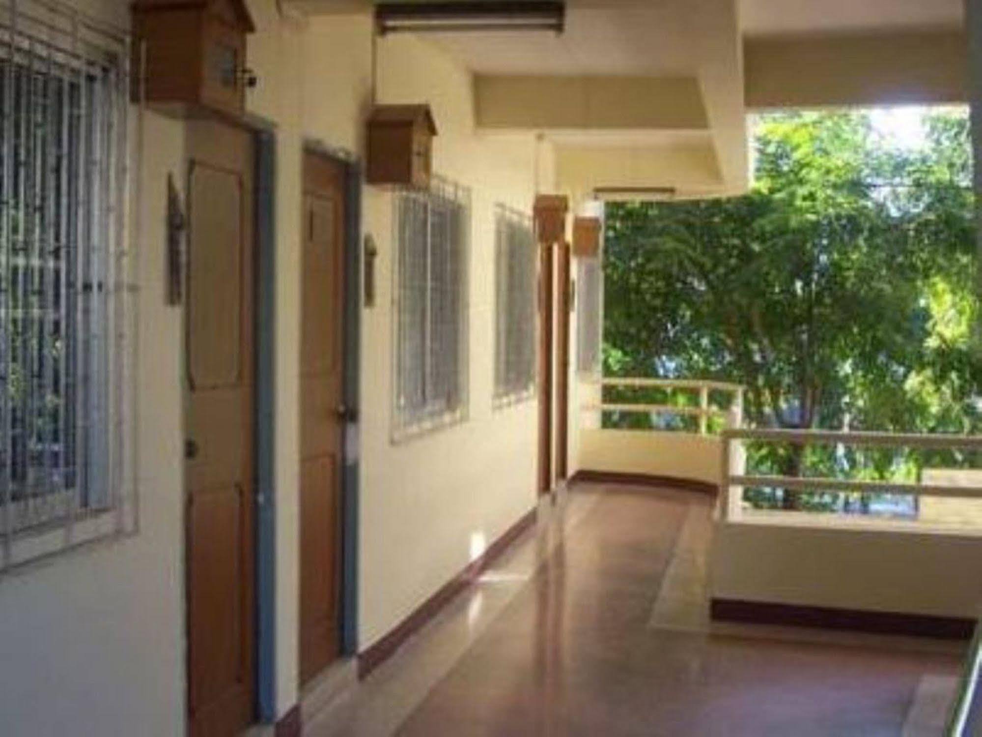 Safe House Court Hotel Chiang Mai Luaran gambar